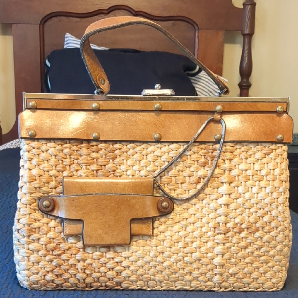 Continental Vintage Straw & Leather Bag